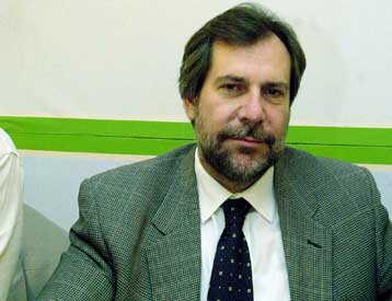 ΥΕΝ και ναυτιλιακές εταιρείες διασταυρώνουν τα ξίφη τους για τα δρομολόγια της Κρήτης