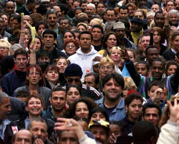 Στο χαμηλότερο επίπεδο της 25ετίας η ανεργία στη Βρετανία