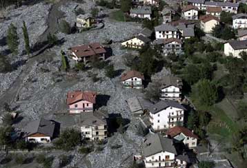 Σε κατάσταση έκτακτης ανάγκης ο ιταλικός Βορράς<i>Το κύμα κακοκαιρίας κατευθύνεται στο Νότο</i>