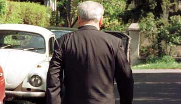 Πάνω από 40 δισ. δρχ. έχει «αποταμιεύσει» παρανόμως στο εξωτερικό ο Μιλόσεβιτς