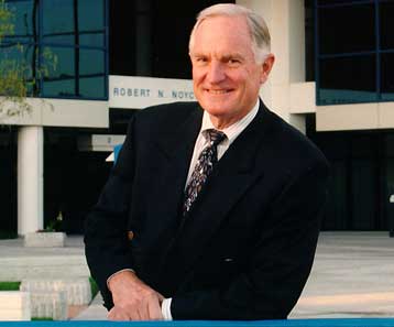 Απροσδόκητα αυξημένα κέρδη ανακοίνωσε η Intel για το τρίτο τρίμηνο