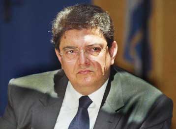 Στον εισαγγελέα παρέδωσε ο Χρ.Βερελής την υπόθεση «υπενοικίασης» εργαζομένων της ΟΑ