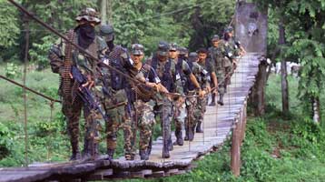 Νέες μαζικές δολοφονίες στην Κολομβία από δεξιούς παραστρατιωτικούς