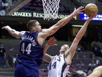 Κάταγμα υπέστη ο Βαν Χορν, έξι εβδομάδες εκτός