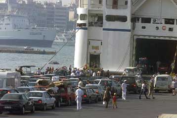 Δρομολογούνται 25 νέα πλοία έως το 2003