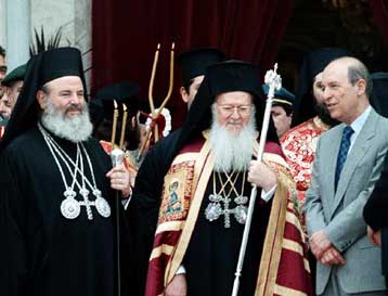 Το μεσημέρι στην Αθήνα ο Οικουμενικός Πατριάρχης <i>Ενδεχόμενη συνάντηση Σημίτη – Χριστόδουλου</