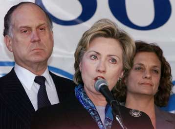 Ενίσχυση της εξωτερικής πολιτικής των ΗΠΑ ζητά η Χίλαρι Κλίντον