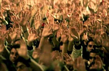 Χιλιάδες Ισπανοί διαδηλώνουν κατά της ΕΤΑ<i>Παρελθόν ο «πυρήνας» της οργάνωσης στη νότια Ισπανία