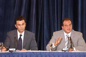 Δεν παίρνει θέση η ΝΔ στο θέμα των κατηγοριών Μητσοτάκη εναντίον Σαμαρά