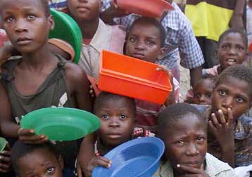 Σε συνθήκες εξαθλίωσης ζουν 1,2 δισεκατομμύρια άνθρωποι στον κόσμο<i>Την Τρίτη η παγκόσμια ημέρα