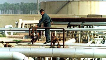 Εκ των έσω οι λύσεις για την αποκλιμάκωση της έντασης στην πετρελαϊκή αγορά