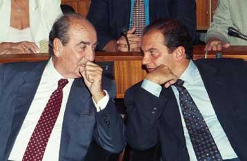 Αποστασιοποιείται η Ρηγίλλης από τη διαμάχη Μητσοτάκη – Σαμαρά