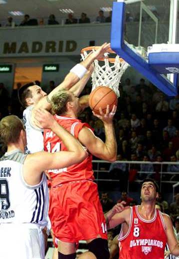 Ελλείψει Ρίβερς ο Ολυμπιακός έχασε 75-73 από τη Ρεάλ <i>Τον πήρε το… ποτάμι</i>