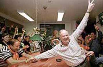 Nίκη ρεκόρ με έβδομη συνεχή θητεία του προέδρου της Μαδέιρα