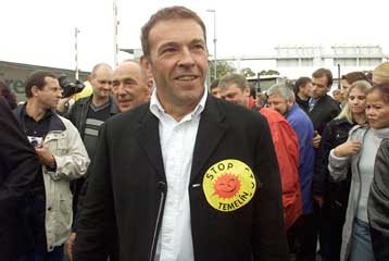 Απειλεί να διαλύσει τον κυβερνητικό συνασπισμό της Αυστρίας ο  Χάιντερ