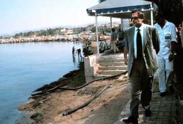 Σκληραίνει τη στάση του ο Παπουτσής απέναντι στους πλοιοκτήτες<i>Θα σας πάρω τις άδειες, απειλεί