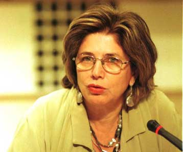 Θα προστατεύσουμε με κάθε τρόπο την ελληνική  μειονότητα στην Αλβανία, διευκρίνισε η Ελ.Παπαζώη