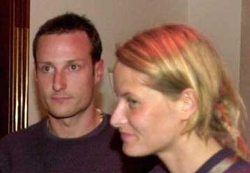 Δεν γλιτώνει το γάμο ο διάδοχος του θρόνου της Νορβηγίας