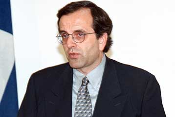 Ο Μητσοτάκης είναι ο αρχιερέας της διαπλοκής