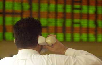 Θετικά ξεκίνησε η χρηματιστηριακή εβδομάδα στη Σοφοκλέους<i> Κέρδη 2,42% για το γενικό δείκτη</i