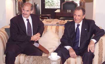 Τηλεφωνική επικοινωνία Παπανδρέου – Τζεμ για την αναβολή της συνάντησής τους και το Μεσανατολικό