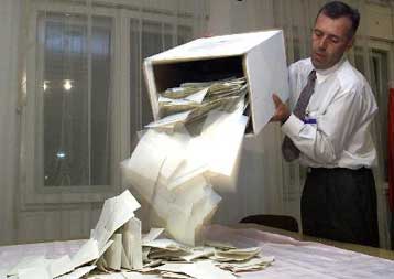 Για εκλογική προπαγάνδα κατηγορεί τους Έλληνες βουλευτές στη Χειμάρρα το Σοσιαλιστικό Κόμμα