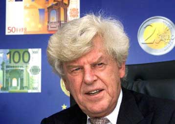 Νέοι τριγμοί στο ευρώ έπειτα από δήλωση Ντούιζενμπεργκ για μη εμπλοκή της G7 στο Μεσανατολικό