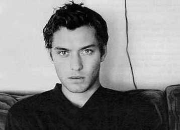 Για ιστορικές ανακρίβειες κατηγορείται η νέα ταινία του Ζαν Ζακ Ανό