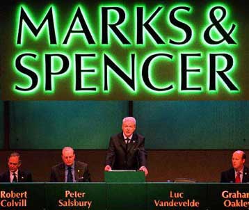 Οικονομικά προβλήματα βάζουν λουκέτο σε καταστήματα των Marks & Spencer