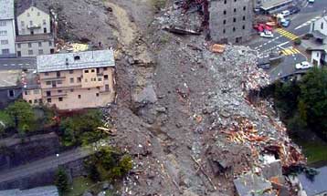 Δεκατρία άτομα αγνοούνται ύστερα από κατολίσθηση σε χωριό της Ελβετίας