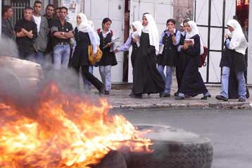 Ανησυχία για τη βία στη Μέση Ανατολή εκφράζει το ΠΑΣΟΚ<i>Στηρίζει την ίδρυση παλαιστινιακού κράτ