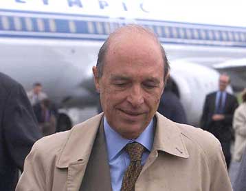 Η Ελλάδα θα στηρίξει τη Γιουγκοσλαβία, διαβεβαιώνει ο Κ.Σημίτης<i>Πρόσκληση στον Β.Κοστούνιτσα ν