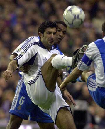 Συντριβή της Λα Κορούνια στη Μαδρίτη από τη Ρεάλ <I>Έξι γκολ σε ένα ημίχρονο η Μπαρτσελόνα</I>