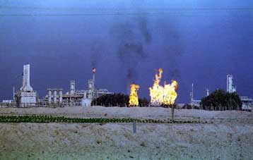 Τέρμα στα φθηνά καύσιμα την επόμενη δεκαετία, προειδοποιεί η Κομισιόν