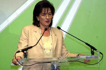 Τον κώδωνα του κινδύνου κρούει η Β.Παπανδρέου για κυβέρνηση <i>«Δεν κυβερνά το ΠΑΣΟΚ ελέω Θεού»<