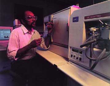 Τα ακριβή σημεία δράσης των φαρμάκων μέσα σε καρκινικά κύτταρα εντοπίζει το μικροσκόπιο ιόντων