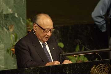 Προσχέδιο λύσης για το Κυπριακό «βλέπει» ο Κληρίδης