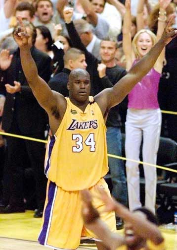 Την καριέρα του στους Λέικερς θα κλείσει ο Σακίλ Ο Νιλ<I>Ανανέωσε έως το 2006</I>