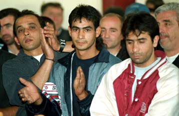 Λύση στο πρόβλημα των αλλοδαπών κρατουμένων που δεν απελαύνονται δίνουν τα συναρμόδια υπουργεία