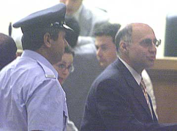 Σε δύσκολη θέση οι ελεγκτές του αεροδρομίου Μακεδονία, μετά τις καταθέσεις πιλότων για το Yakovlev