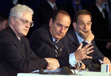 Δεν απελευθερώνουν τα στρατηγικά αποθέματα οι «15»<i>Προτεραιότητα ο διάλογος με τον ΟΠΕΚ, λέει