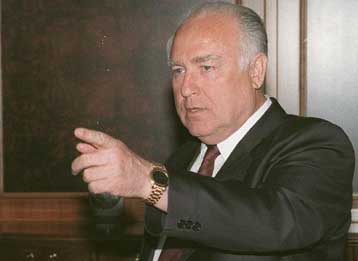 Μήνυση κατά του προεδρικού υποψηφίου Μπους θα υποβάλει ο Βίκτορ Τσερνομίρντιν