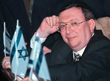 Δεν επιστρέφει στη Ρωσία ο Γκουζίνσκι φοβούμενος για την ασφάλειά του