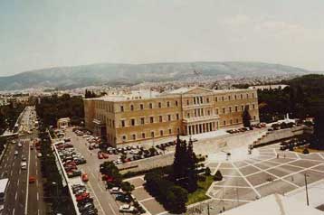 Μείωση των… ωρών εργασίας της αποφάσισε η Βουλή