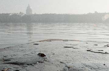 Κοντέινερ με ραδιενεργό υλικό τριών τόνων βυθίστηκε σε ποταμό της Ρωσίας