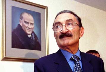 Βολές Ετζεβίτ κατά της Αθήνας σε συνέντευξή του στο CNN