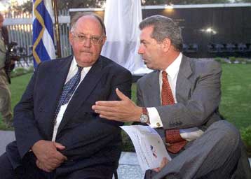 Αλλαγές στο «Αθήνα 2004» ανακοινώνει ο Σημίτης<i>Θετικός ο Αβραμόπουλος σε υπουργείο Ολυμπιακών