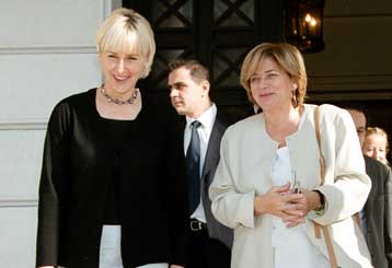 Η εφαρμογή της περιβαλλοντικής πολιτικής της ΕΕ στη συνάντηση Παπαζώη με την αρμόδια επίτροπο