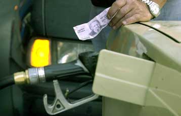 Ποινική δίωξη κατά τελωνειακών για λαθρεμπορία καυσίμων