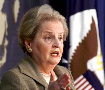 Σύγχυση στο Πεντάγωνο για τα αίτια της έκρηξης στο αμερικανικό καταδρομικό στην Υεμένη